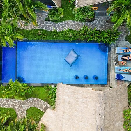 ホテル Gili Matiki ギリ・アイル エクステリア 写真